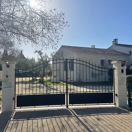 Bed and Breakfast Arles Campagne Location "La Campagn'Arles" Exterior foto